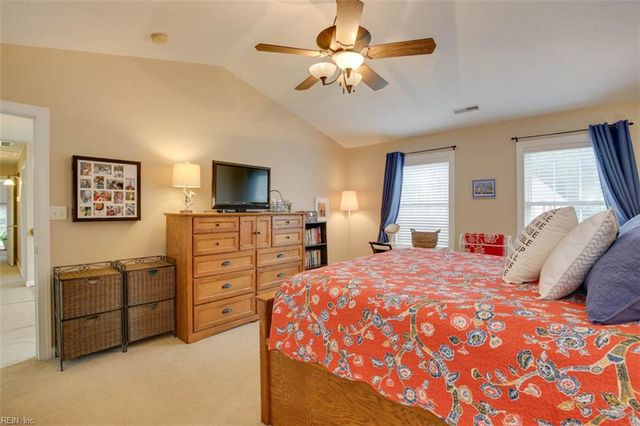 129 Bradley DR, Yorktown, VA 23692