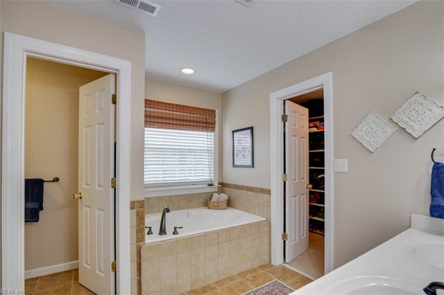 129 Bradley DR, Yorktown, VA 23692