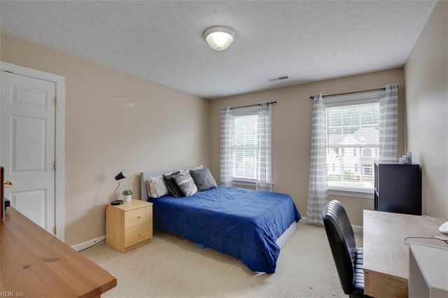 129 Bradley DR, Yorktown, VA 23692