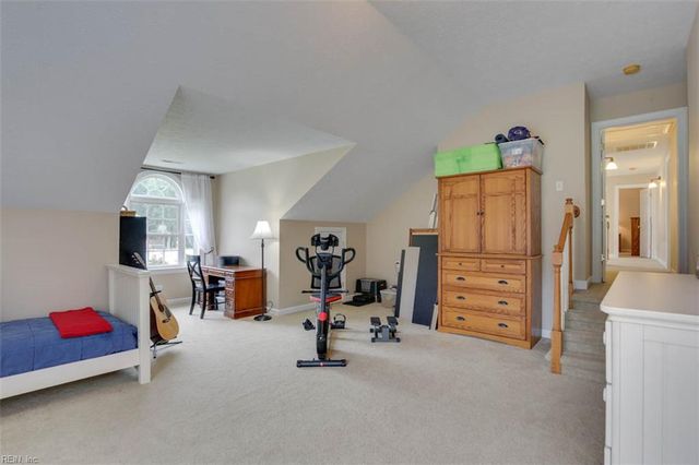 129 Bradley DR, Yorktown, VA 23692