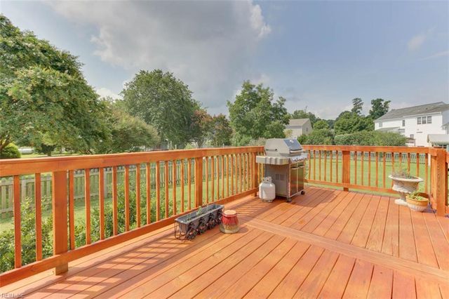 129 Bradley DR, Yorktown, VA 23692