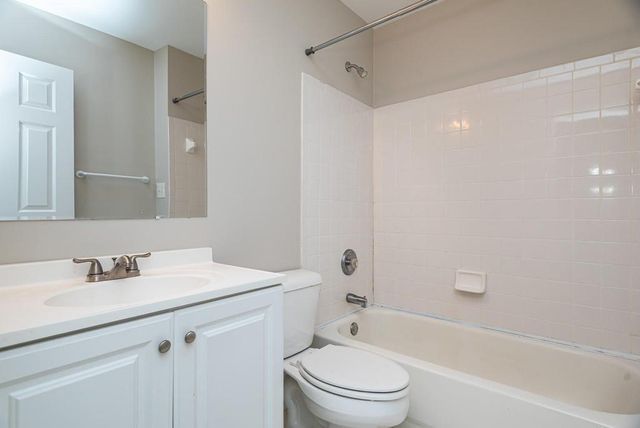 225 Heritage Lake Drive, Fayetteville, GA 30214