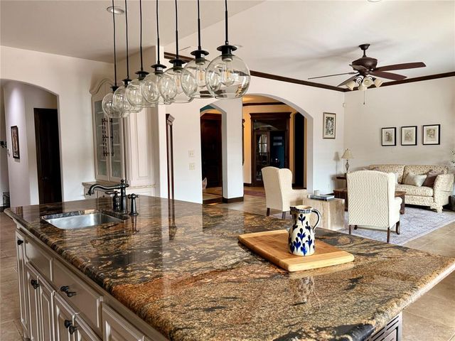 1401 Canyon Bridge Lane, Edmond, OK 73034