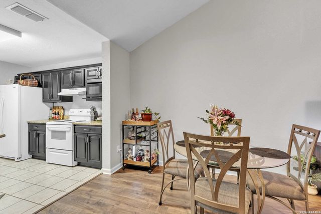 3202 Eisenhauer RD Unit 401, San Antonio, TX 78209