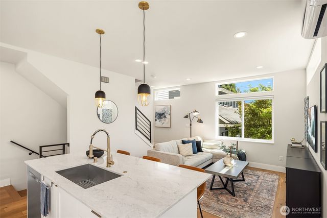 1802 38th Avenue, Seattle, WA 98122