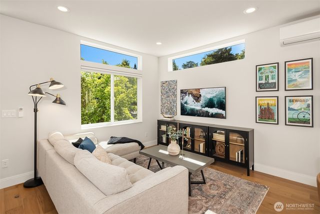 1802 38th Avenue, Seattle, WA 98122