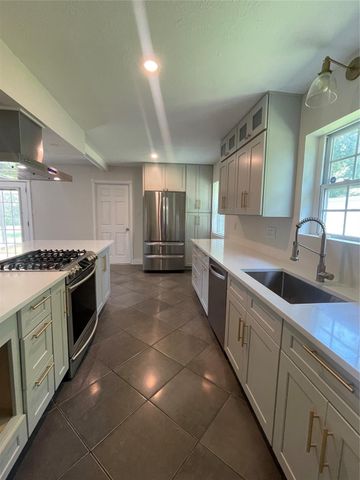 4011 Ebbtide Drive, Houston, TX 77045