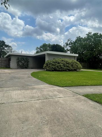 4011 Ebbtide Drive, Houston, TX 77045
