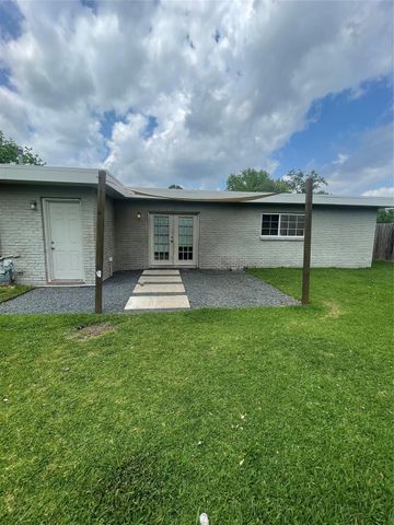 4011 Ebbtide Drive, Houston, TX 77045