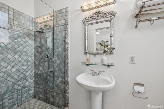 1301 Clay Street 2, San Francisco, CA 94109