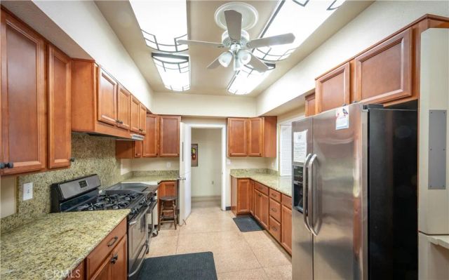 332 N Lyon 58, Hemet, CA 92543