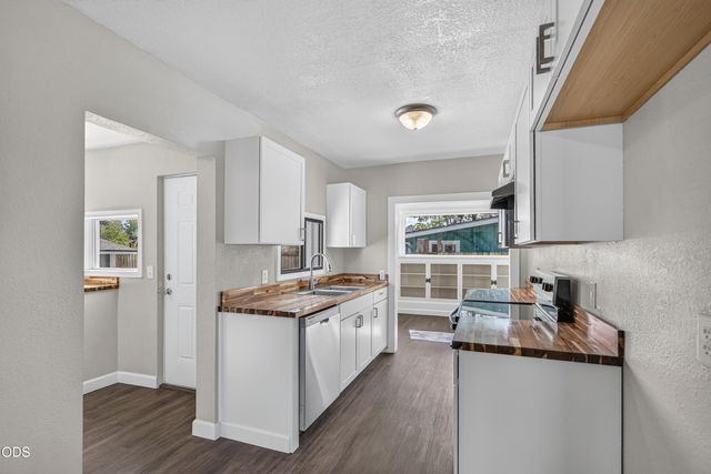 714 Narregan Street, Medford, OR 97501