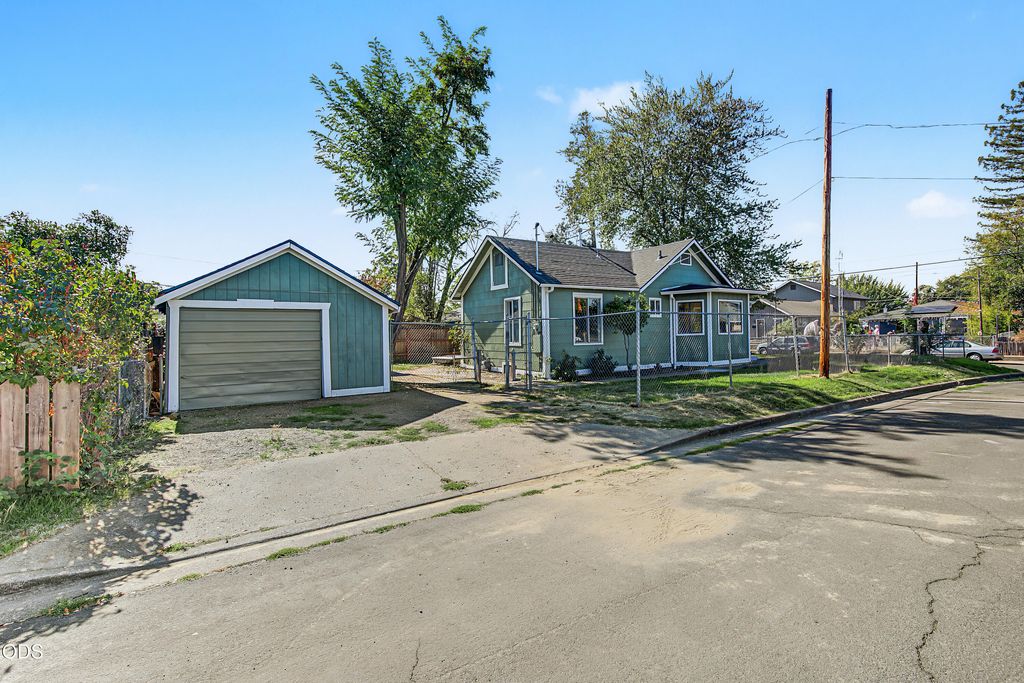 714 Narregan Street, Medford, OR 97501