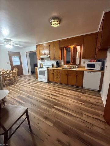 223 Thomas ST, Franklin, VA 23851
