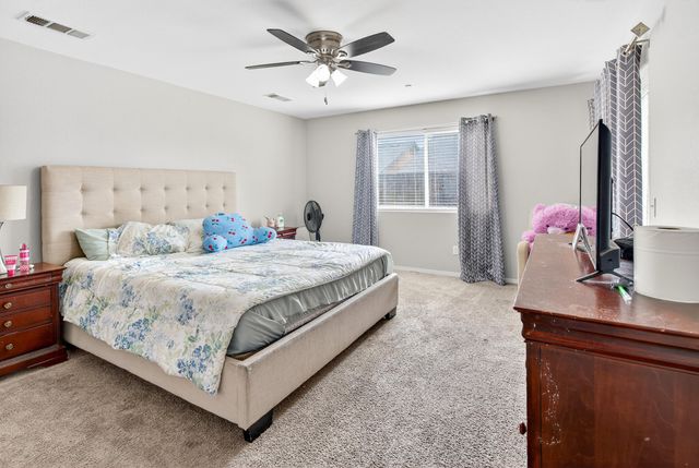 755 Lilac Lane, Dinuba, CA 93618