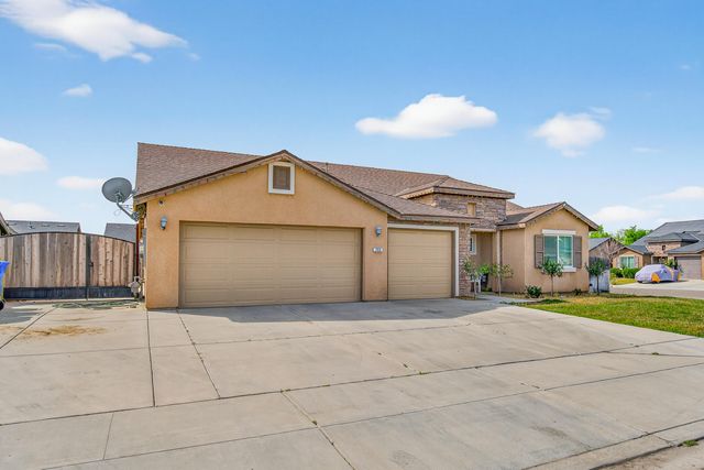 755 Lilac Lane, Dinuba, CA 93618