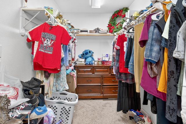 755 Lilac Lane, Dinuba, CA 93618