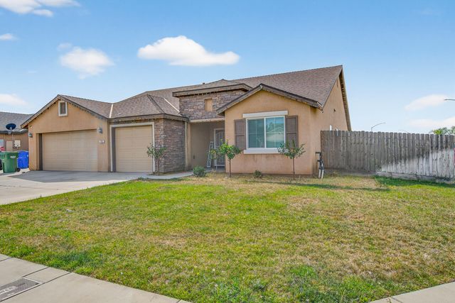 755 Lilac Lane, Dinuba, CA 93618