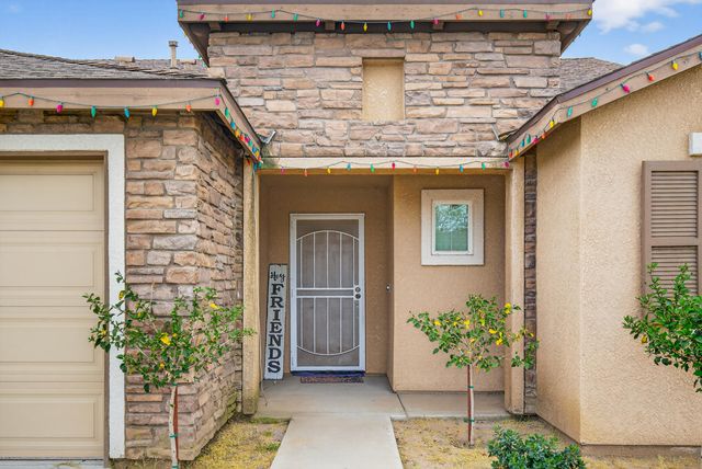 755 Lilac Lane, Dinuba, CA 93618