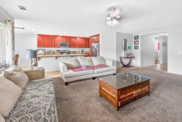 755 Lilac Lane, Dinuba, CA 93618