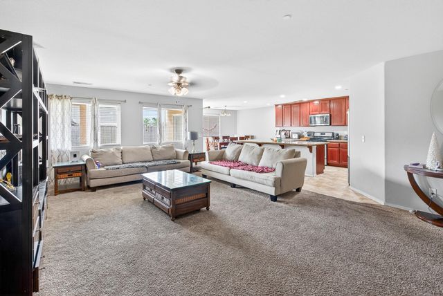 755 Lilac Lane, Dinuba, CA 93618