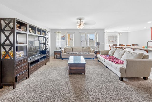 755 Lilac Lane, Dinuba, CA 93618