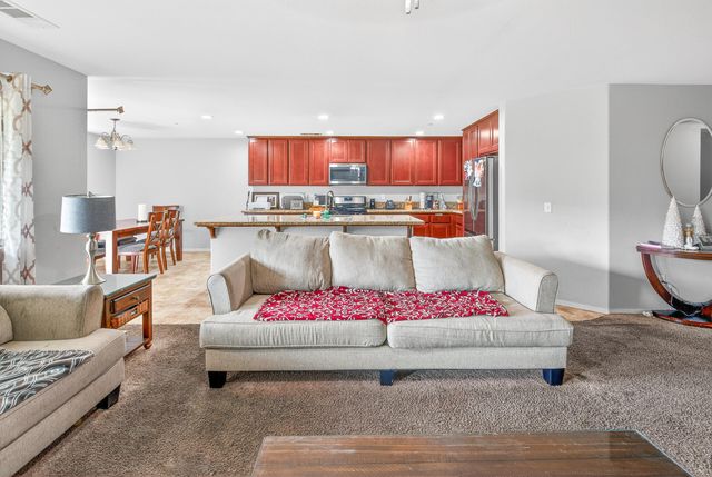 755 Lilac Lane, Dinuba, CA 93618