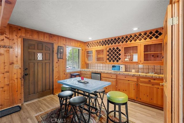 233 Glen Avon Drive, Cedar Glen, CA 92321