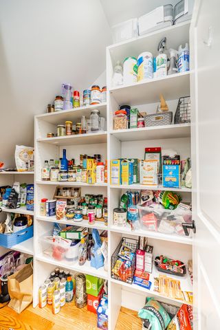 5739 W Grover Street, Chicago, IL 60630