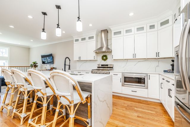 5739 W Grover Street, Chicago, IL 60630