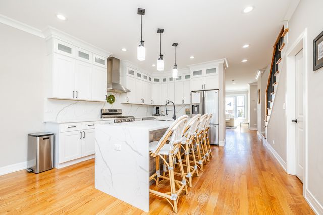 5739 W Grover Street, Chicago, IL 60630