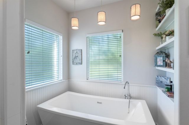 400 Capstone DR, Marble Falls, TX 78654