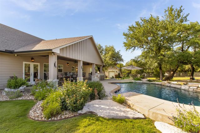 400 Capstone DR, Marble Falls, TX 78654
