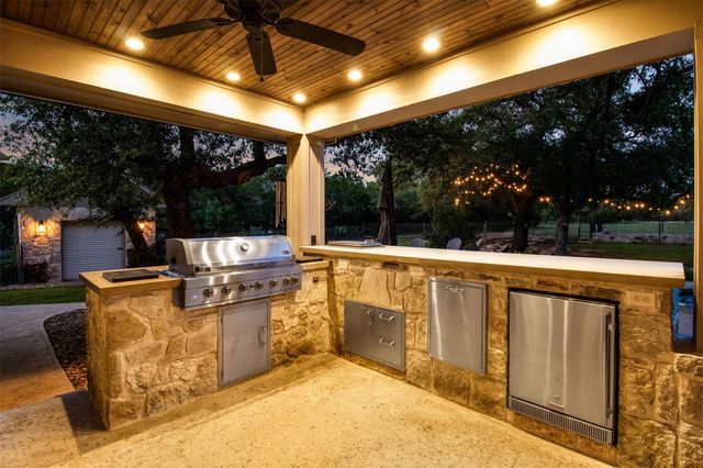 400 Capstone DR, Marble Falls, TX 78654