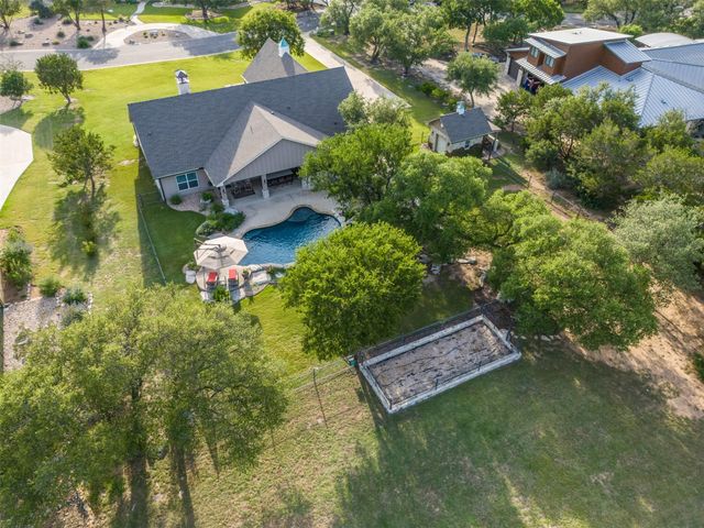 400 Capstone DR, Marble Falls, TX 78654