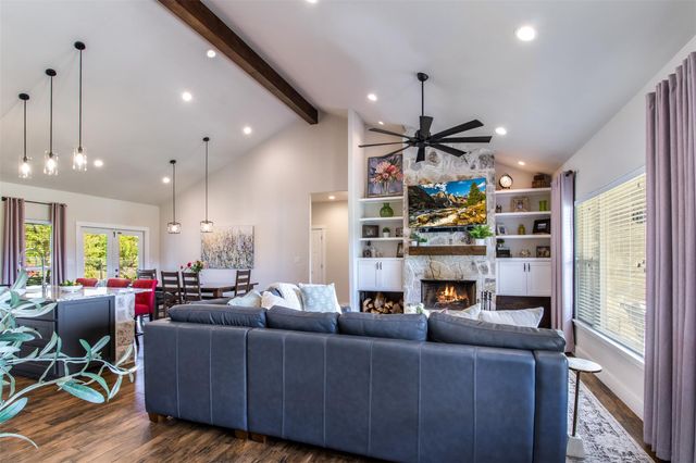 400 Capstone DR, Marble Falls, TX 78654