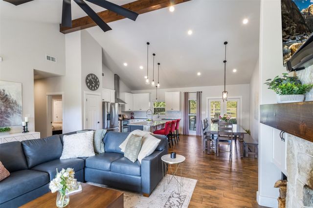 400 Capstone DR, Marble Falls, TX 78654
