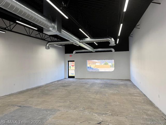 13645 Northline Road, Southgate, MI 48195