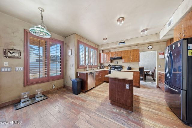 3713 E ISABELLA Avenue, Mesa, AZ 85206