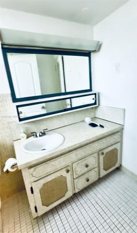1591 NE Miami Gardens Dr 205, Miami, FL 33179