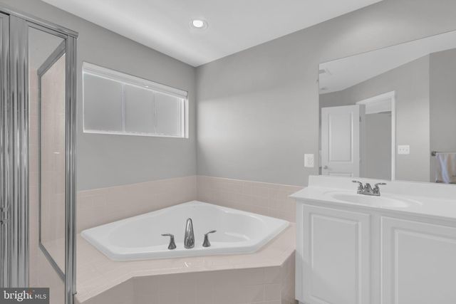 11883 BENTON LAKE RD, Bristow, VA 20136