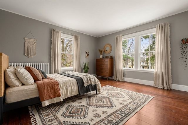 213 School St, Milton, MA 02186