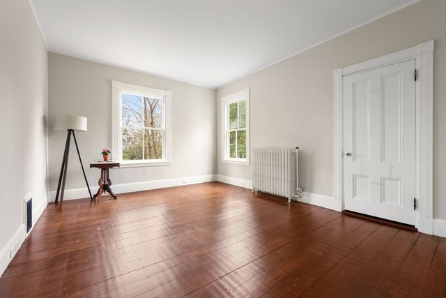 213 School St, Milton, MA 02186