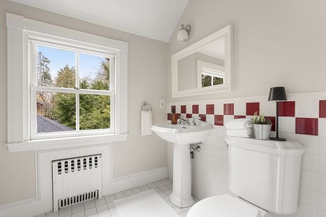213 School St, Milton, MA 02186