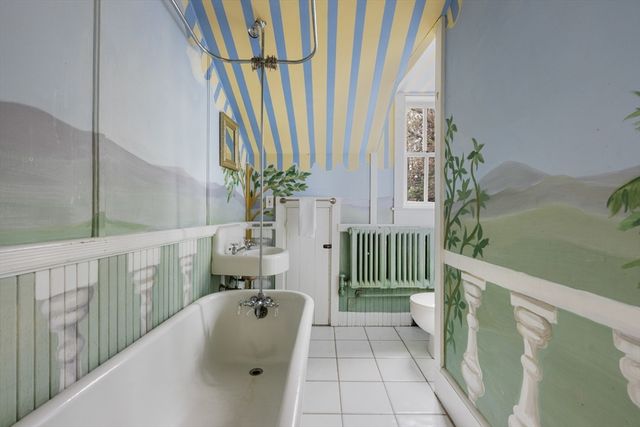 213 School St, Milton, MA 02186