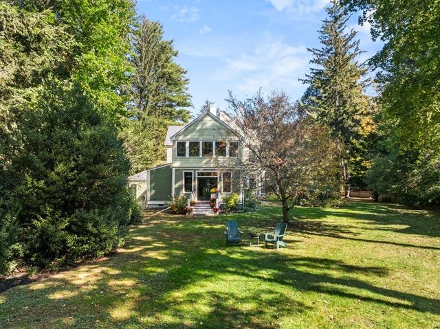 213 School St, Milton, MA 02186