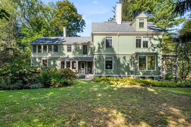213 School St, Milton, MA 02186