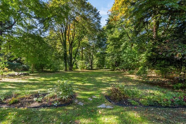 213 School St, Milton, MA 02186