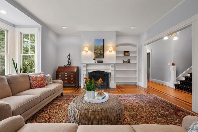 213 School St, Milton, MA 02186