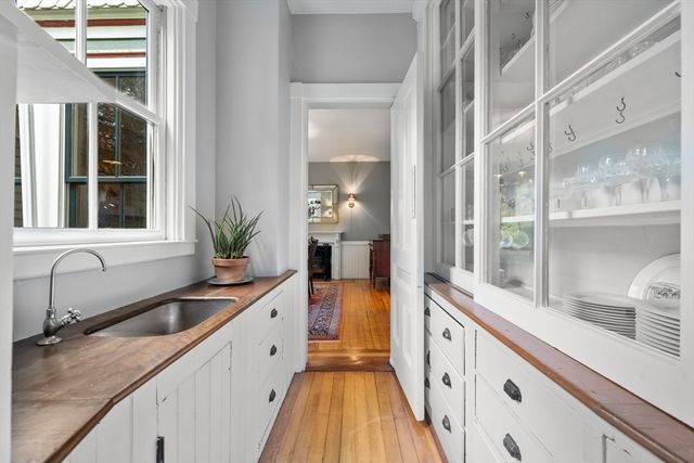 213 School St, Milton, MA 02186